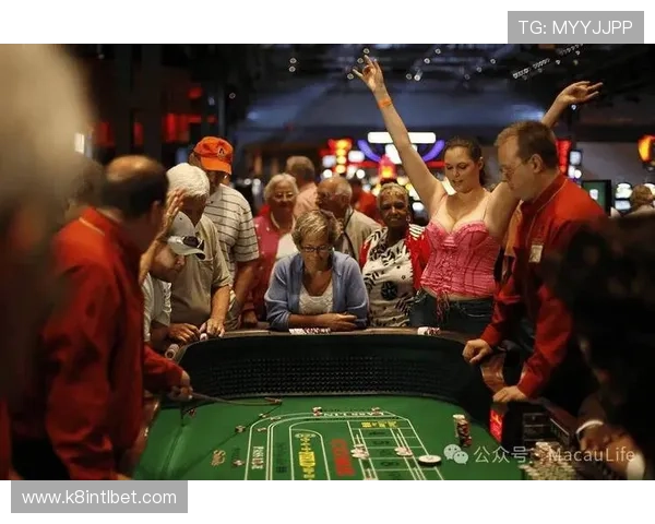 澳门棋牌真人视讯行业发展现状与未来趋势分析，助力玩家选择优质平台享受高品质娱乐